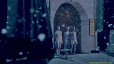 Голая Оливия Ченери в сериале «Страшные сказки» фото #2