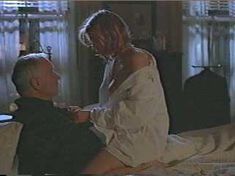 Оливия д’Або засветила грудь в фильме «Последний разочек» фото #1