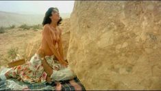 Голая грудь Ор Атика в фильме «В конце света - налево» фото #9