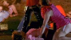 Красотка Орнелла Маркуччи снялась голой в фильме «Все леди делают это» фото #6