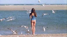 Голая попка Орнеллы Мути в фильме «История обыкновенного безумия» фото #7