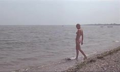 Голая Орнелла Мути в фильме «Девушка из Триеста» фото #24