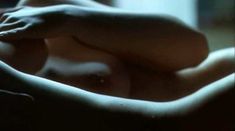 Голая грудь Пайпер Перабо в фильме «Вас не догонят» фото #4