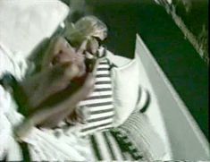 Памела Андерсон в порно «Пэм и Томми Ли: Украденный медовый месяц» фото #8