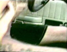 Памела Андерсон в порно «Пэм и Томми Ли: Украденный медовый месяц» фото #13