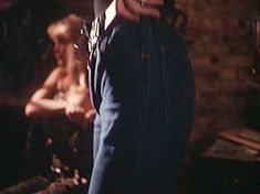 Голая Пандора Пикс в фильме «Победить или умереть» фото #8