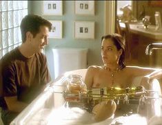 Голая Паркер Поузи в фильме «Несчастья Маргарет» фото #6