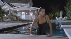 Паулина Поризкова засветила грудь в фильме «Ее алиби» фото #1