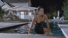 Паулина Поризкова засветила грудь в фильме «Ее алиби» фото #2