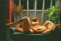 Голая Пегги Трентини в сериале «Бордель в Беверли Хиллз» фото #8