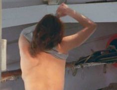 Голая Пейдж Турко в фильме «Смертельный прилив» фото #1