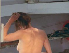 Голая Пейдж Турко в фильме «Смертельный прилив» фото #2