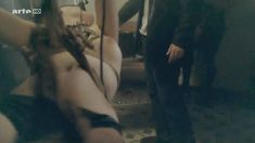 Голая Пенелоп Левек в сериале «Ксанаду» фото #15