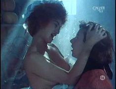 Голая Пенелопа Крус в сериале «Розовая серия» фото #2