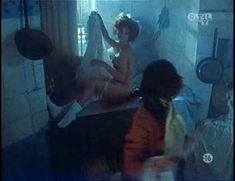 Голая Пенелопа Крус в сериале «Розовая серия» фото #8