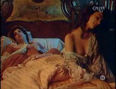 Голая Пенелопа Крус в сериале «Розовая серия» фото #12