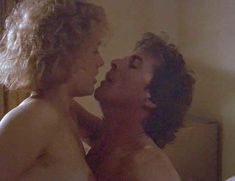 Голая Пенелопа Энн Миллер в фильме «Смертельный выстрел» фото #2