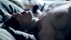 Полностью голая Пенни Пакс в фильме «Подчинение Эммы Маркс» фото #78