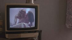 Голая Полин Линч в фильме «На игле» фото #4