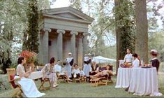 Голая Полли Уокер в фильме «8 1.2 женщин» фото #3