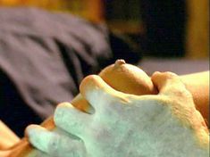 Голая Полли Шеннон в фильме «Голод» фото #2