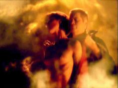 Голая Полли Шеннон в фильме «Голод» фото #10