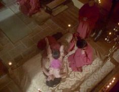 Голая Присцилла Чои в фильме «Эммануэль 2» фото #2