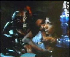 Голая Пэм Гриер в фильме «Женщины в клетках»