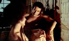 Голая Пэм Гриер в фильме «Крепкий кофеек» фото #11