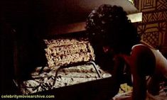 Голая Пэм Гриер в фильме «Крепкий кофеек» фото #21