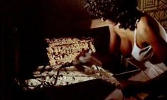 Голая Пэм Гриер в фильме «Крепкий кофеек» фото #23