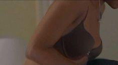 Голая Райан Мишель Бате в фильме «Покидая Барстоу» фото #3