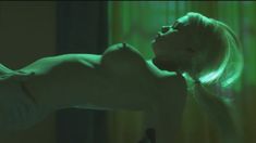 Голая Райли Стил в сериале «Руководство девушек в греховности» фото #14