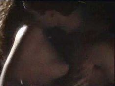 Голая Ребекка Гэйхарт в фильме «Исчезающий сын» фото #3