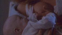 Голая Ребекка Де Морнэй в фильме «Рука, качающая колыбель» фото #2