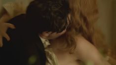 Голая Ребекка Холл в сериале «Конец парада» фото #1