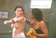 Голая Ребекка Чэмберс в фильме «Тюремная жара» фото #4