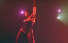 Голая Рей Дон Чонг в фильме «Город страха» фото #3