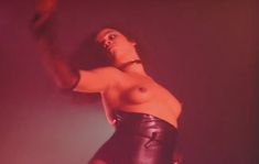 Голая Рей Дон Чонг в фильме «Город страха» фото #4