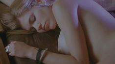 Голая Рене Гриффин в фильме «Обкуренные» фото #15