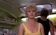 Голая грудь Рене Саутендейк в фильме «Заводные» фото #2