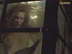 Голая грудь Рии Килстедт в фильме «Ужас из бездны» фото #2