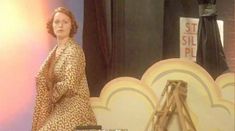 Голая Розалинд Халстэд в фильме «Миссис Хендерсон представляет» фото #8