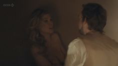 Голая Розамунд Пайк в сериале «Влюбленные женщины» фото #8