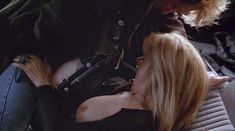 Голая грудь Розанны Аркетт в фильме «Автокатастрофа»