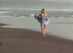 Голая Розанна Аркетт в фильме «Не тот человек» фото #1