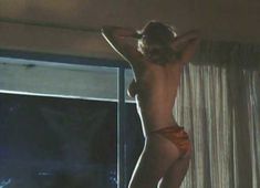 Голая Розанна Аркетт в фильме «Не тот человек» фото #6