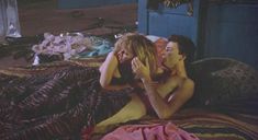 Голая Розанна Аркетт в фильме «Отчаянно ищу Сьюзэн» фото #5