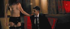 Голая Роксанна Грегори в фильме «Хулиган с белым воротничком 3» фото #4