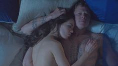 Голая Роксанна МакКи в сериале «Доминион» фото #4